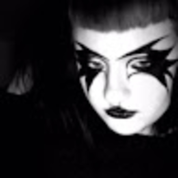 Meet your Posher, Chloe - Picture 1 of 1